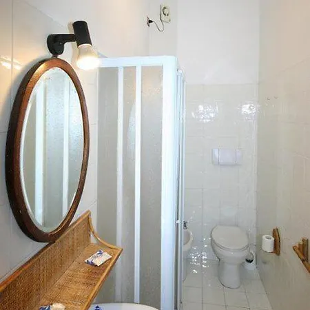 Apartament Ambrogiana Sleeps 6