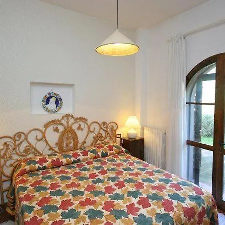 Apartament Ambrogiana Sleeps 6